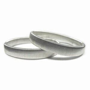 PAIR SILVER VINTAGE STYLE SLEEVE HOLDERS ARMBANDS STRETCH METAL SHIRT GARTER USA